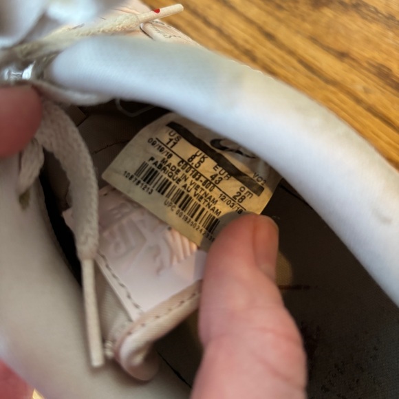 Nike Air Force 1 Limited Edition Light Pink Valentine’s Sneakers, size 11 w - Picture 6 of 6